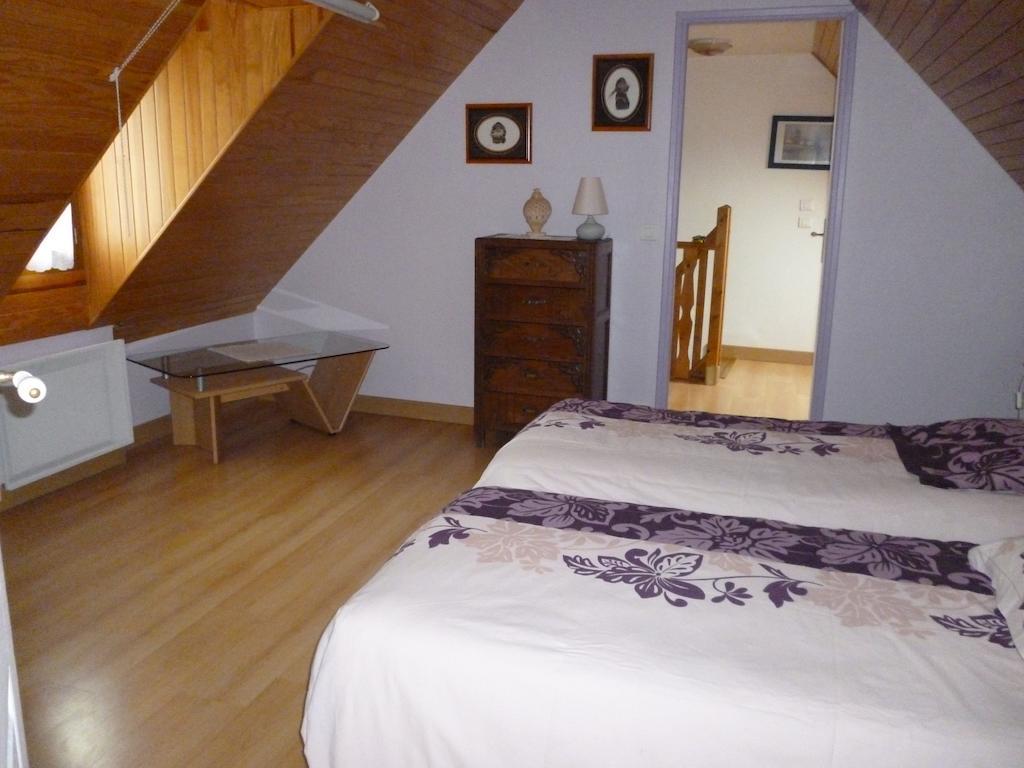 Les Gites De Kerroyal Garlan Esterno foto
