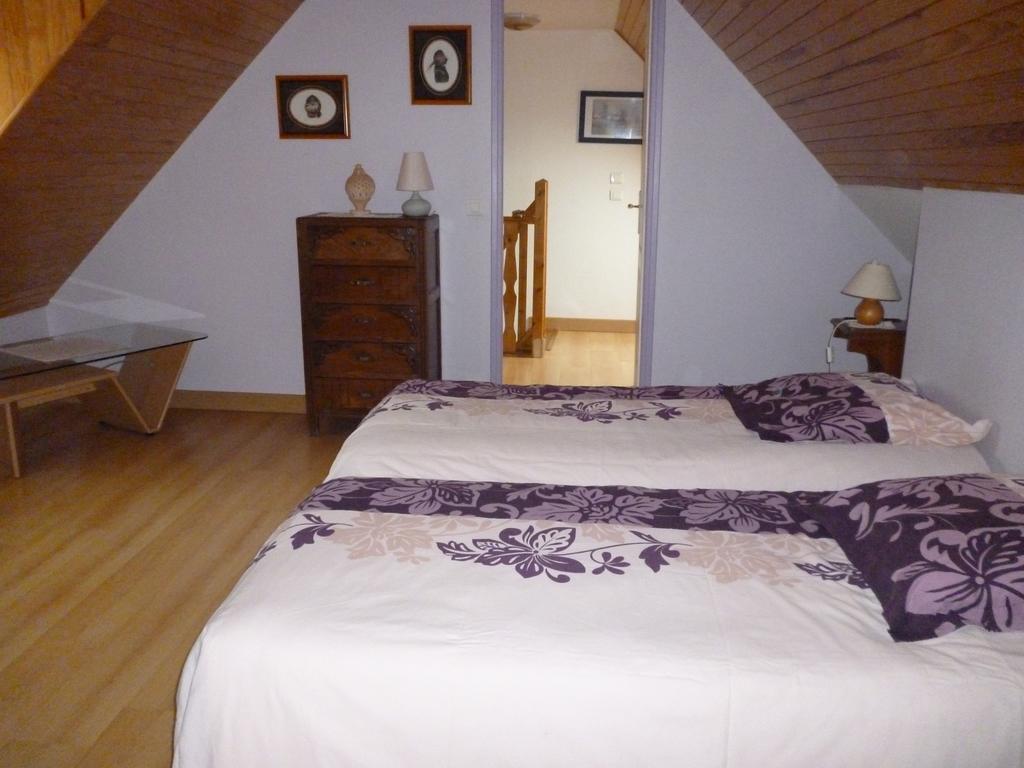 Les Gites De Kerroyal Garlan Esterno foto
