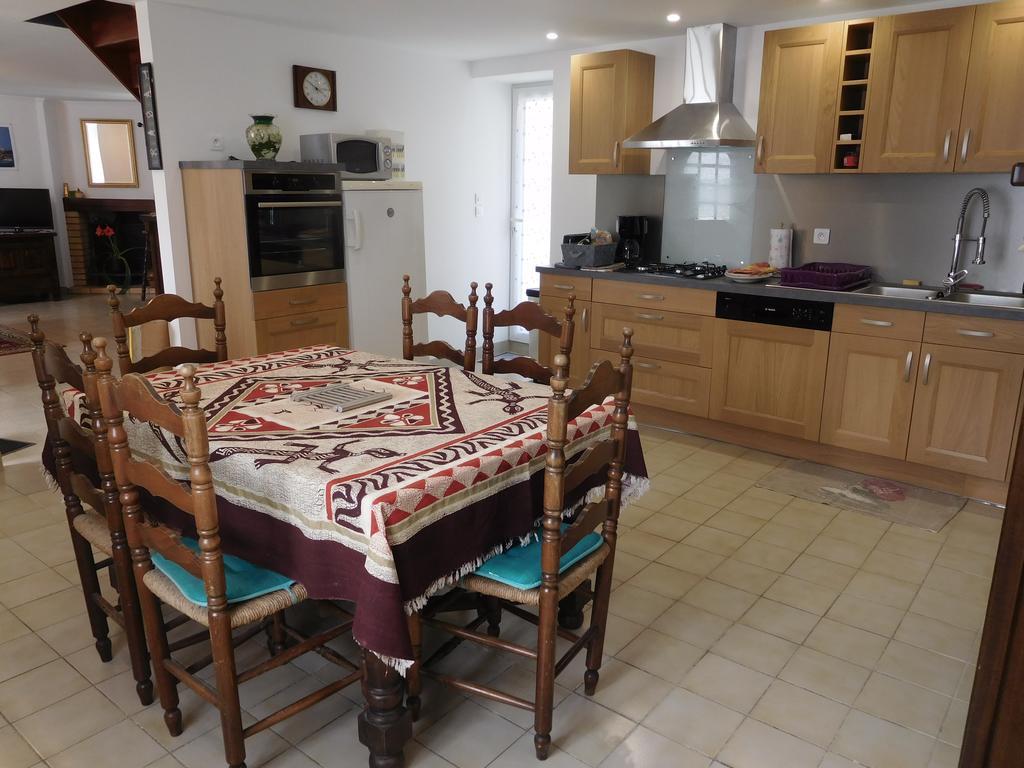 Les Gites De Kerroyal Garlan Esterno foto