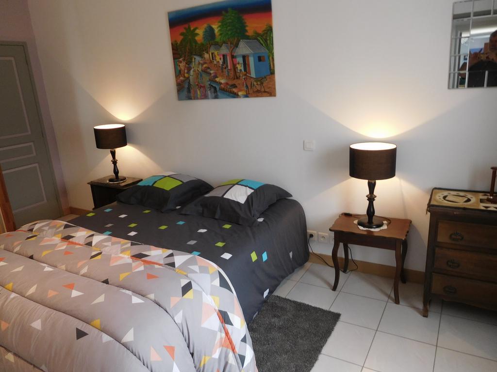 Les Gites De Kerroyal Garlan Esterno foto